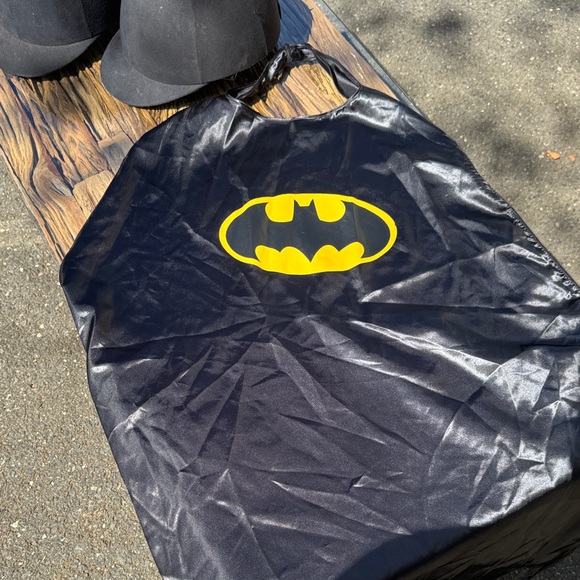 Batman Costume Cape - Black and Yellow - Picture 1 of 1